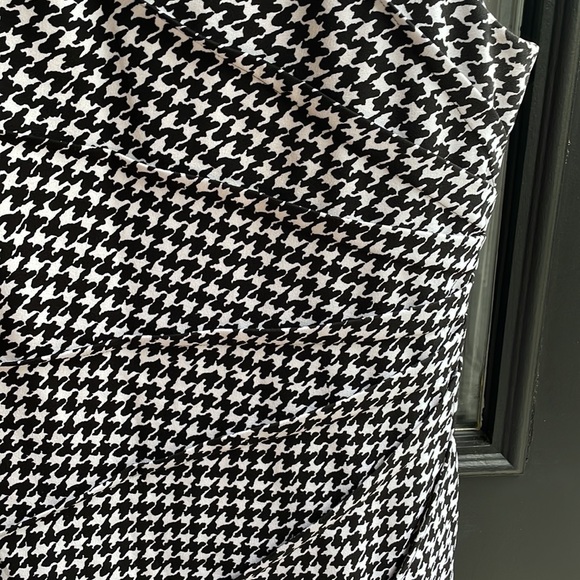 GUC Calvin Klein houndstooth pattern with ruching detail on side size 12 - Picture 3 of 6